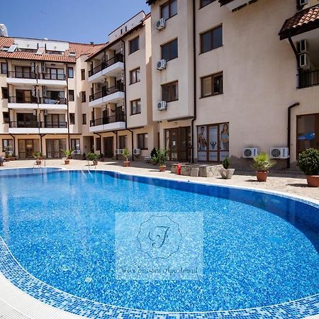 Four Seasons Apartment - Oasis Beach Resort Bliznatsi Buitenkant foto