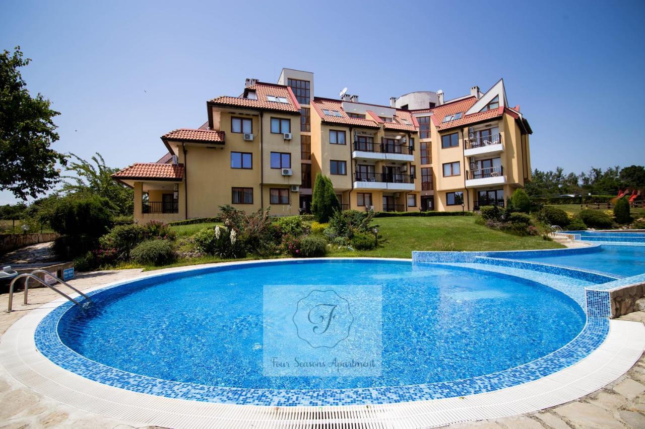 Four Seasons Apartment - Oasis Beach Resort Bliznatsi Buitenkant foto