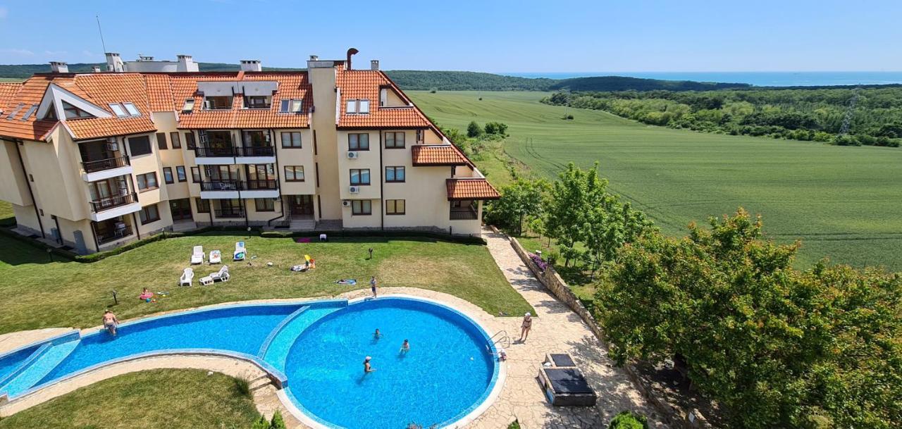 Four Seasons Apartment - Oasis Beach Resort Bliznatsi Buitenkant foto