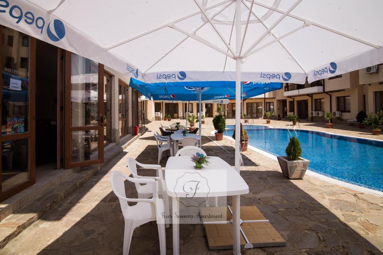 Four Seasons Apartment - Oasis Beach Resort Bliznatsi Buitenkant foto