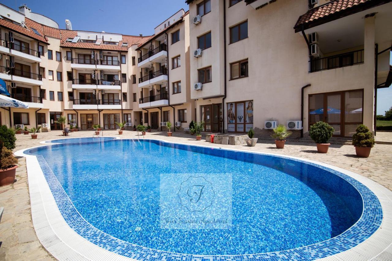 Four Seasons Apartment - Oasis Beach Resort Bliznatsi Buitenkant foto